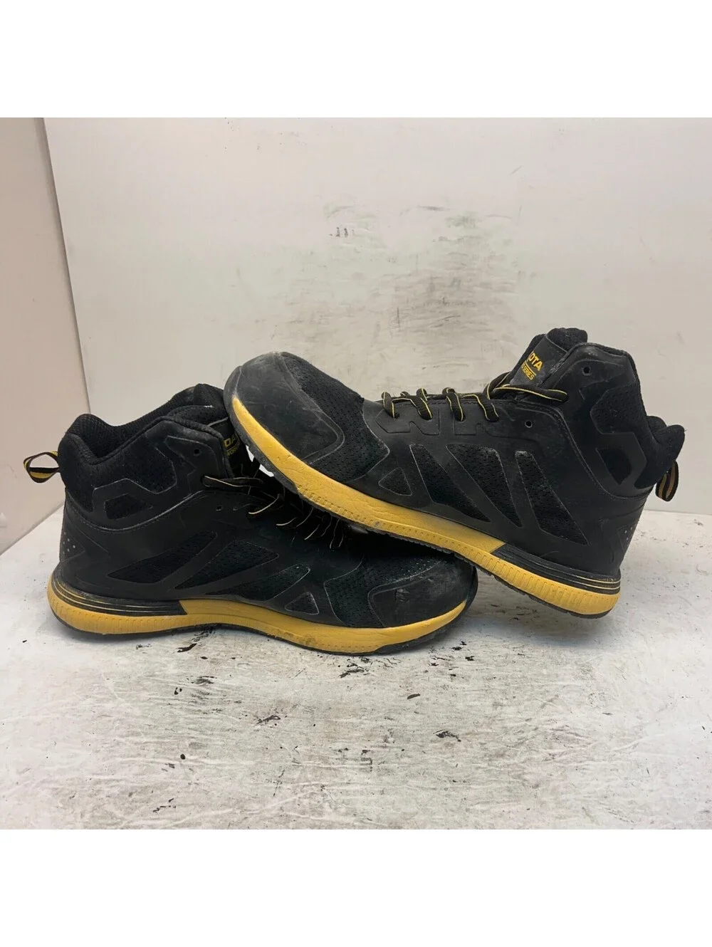 Dakota Men's Mid-Cut CTCP Athletic Safety Shoes 3822 Black/Yellow Size 11M